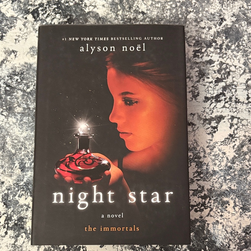 Night Star by Alyson Noël - Black & Red Hardcover Novel